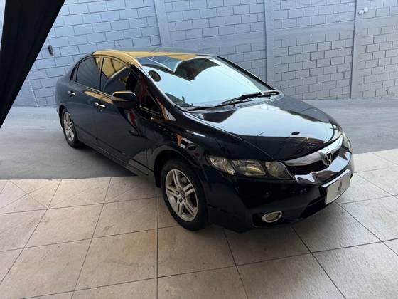 HONDA CIVIC 1.8 EXS 16V GASOLINA 4P AUTOMÁTICO HONDA CIVIC 1.8 EXS 16V GASOLINA 4P AUTOMÁTICO